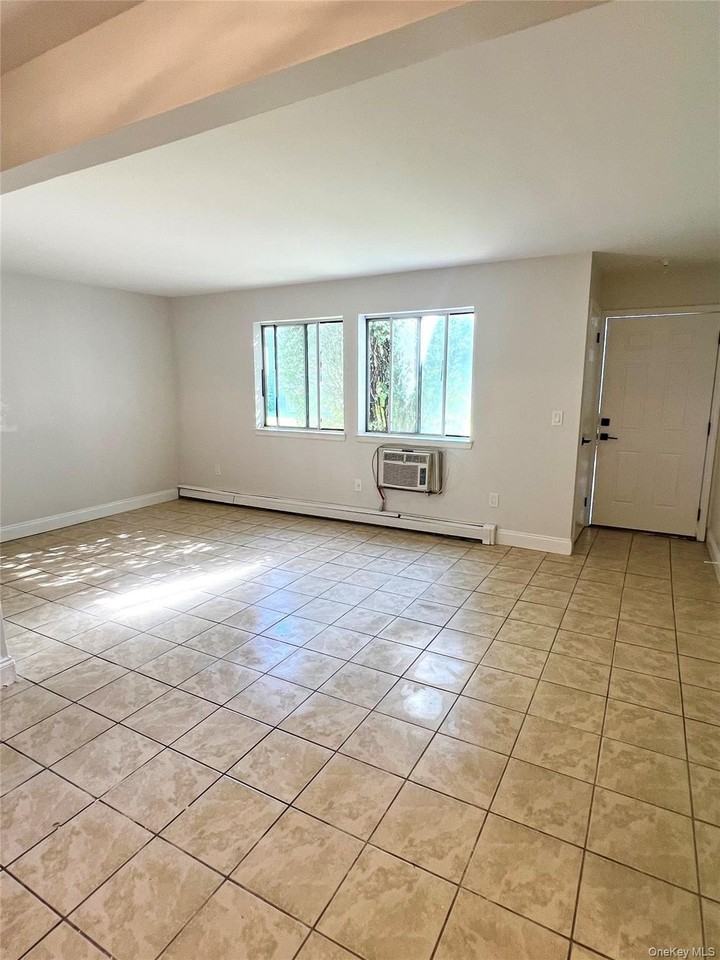 25 Ruth Ct - Photo 4 of 16