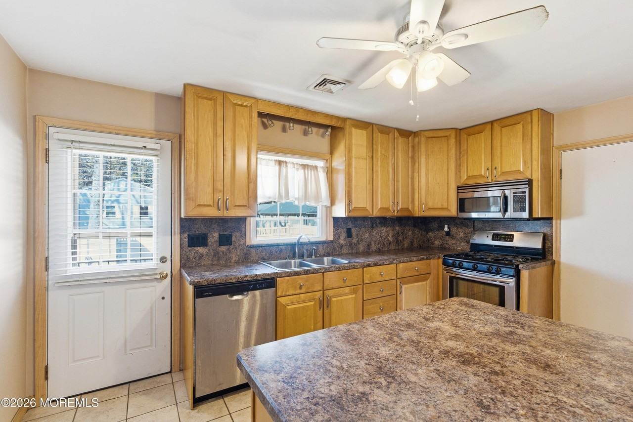 603 Carol Ave - Photo 7 of 27