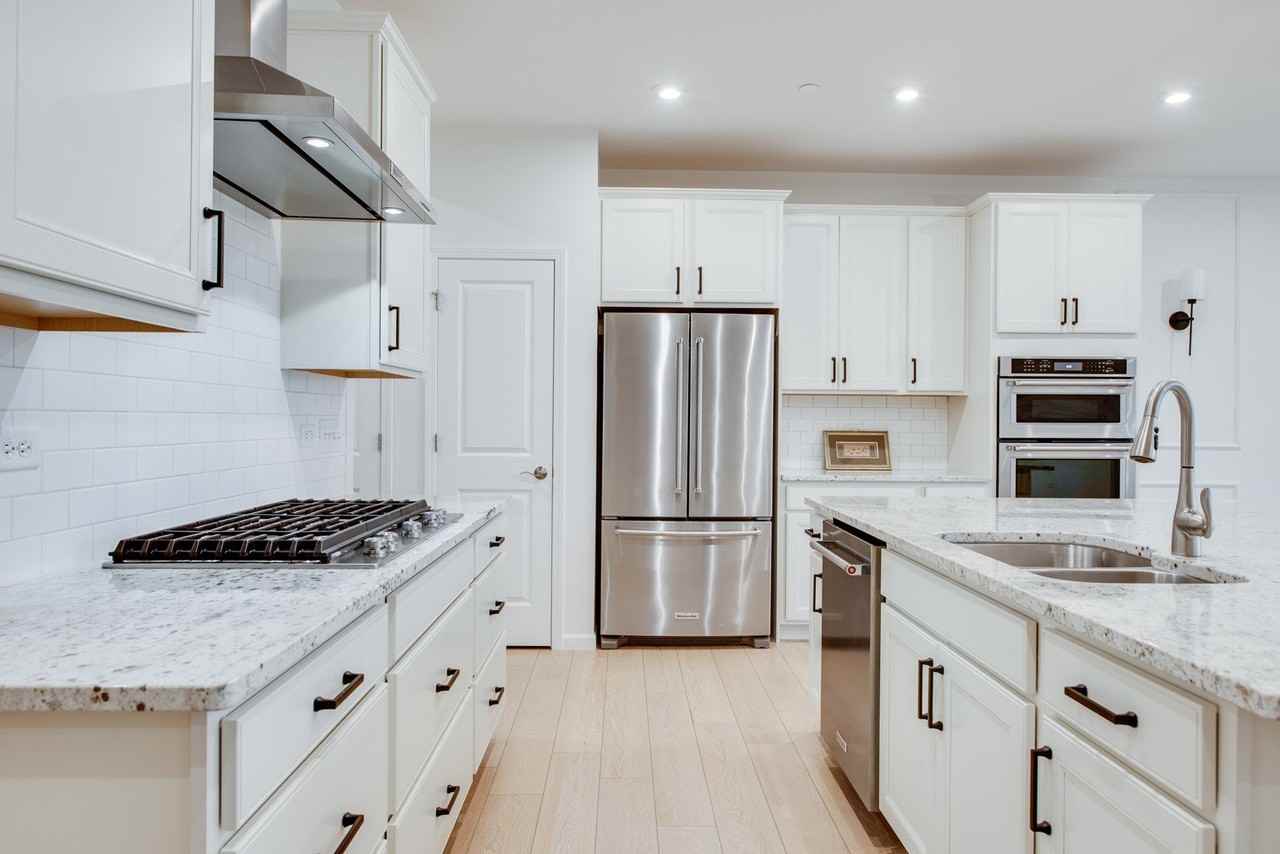 1205 Josiah Rd - Photo 2 of 26