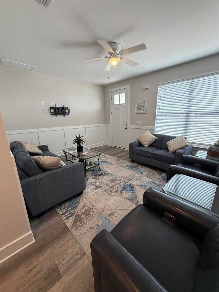 114 Penny Ln - Photo 3 of 13