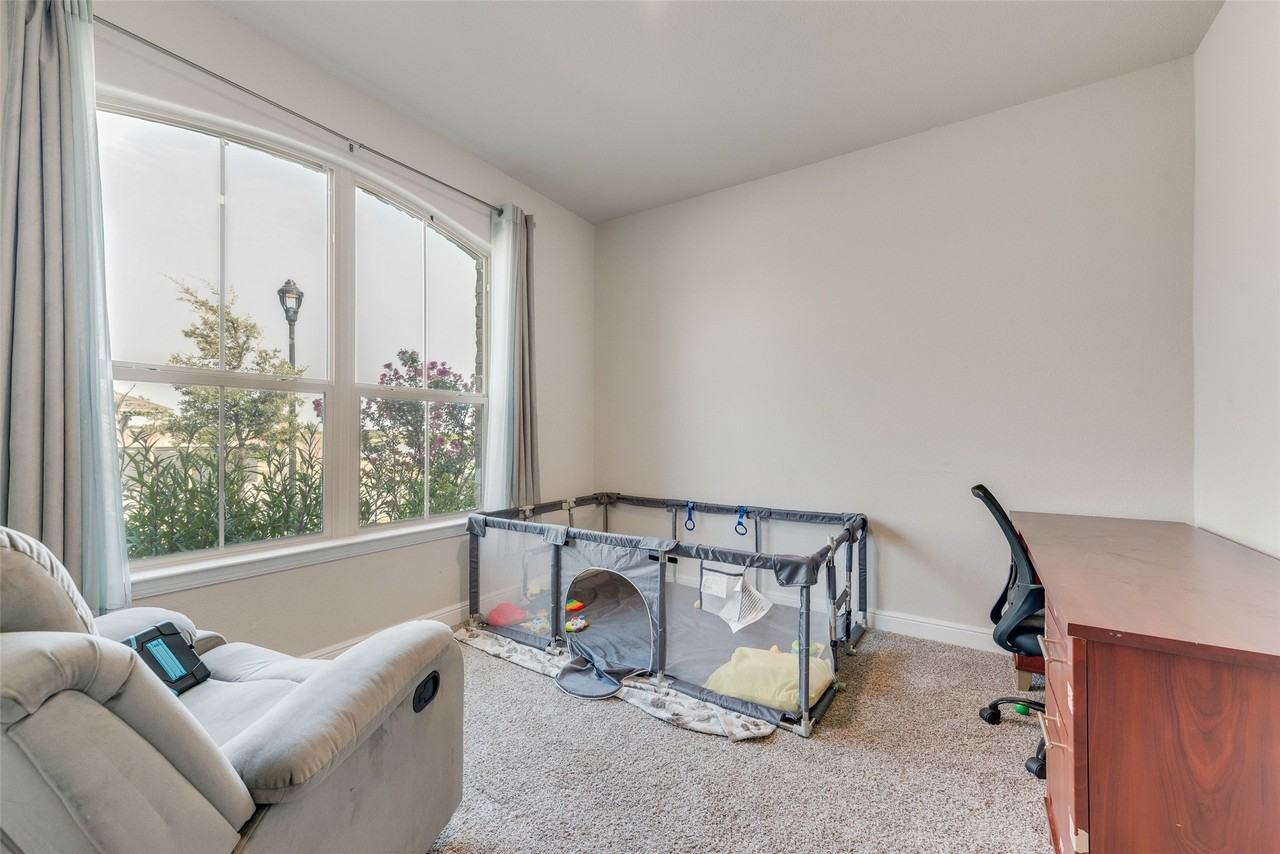 11229 Guinness Dr - Photo 7 of 28