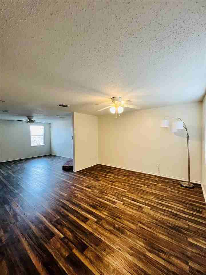 6209 Thoroughbred Trl - Photo 3 of 40