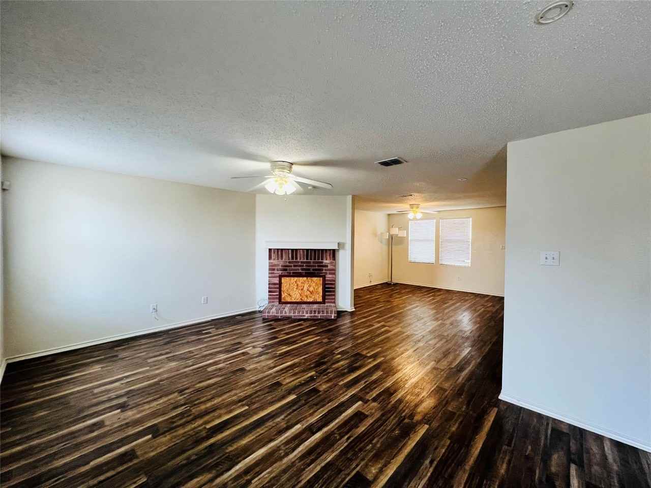 6209 Thoroughbred Trl - Photo 7 of 40