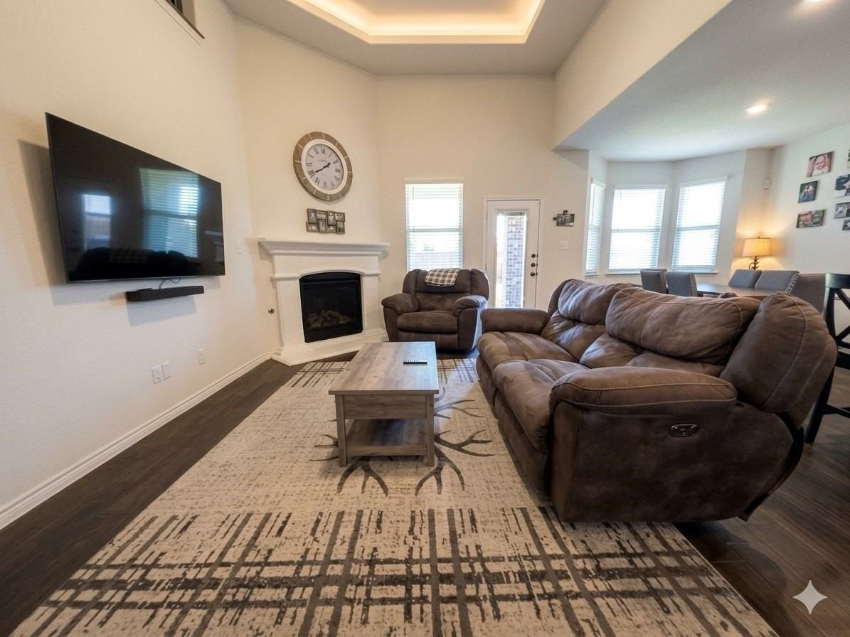 1056 Sublime Dr - Photo 3 of 17