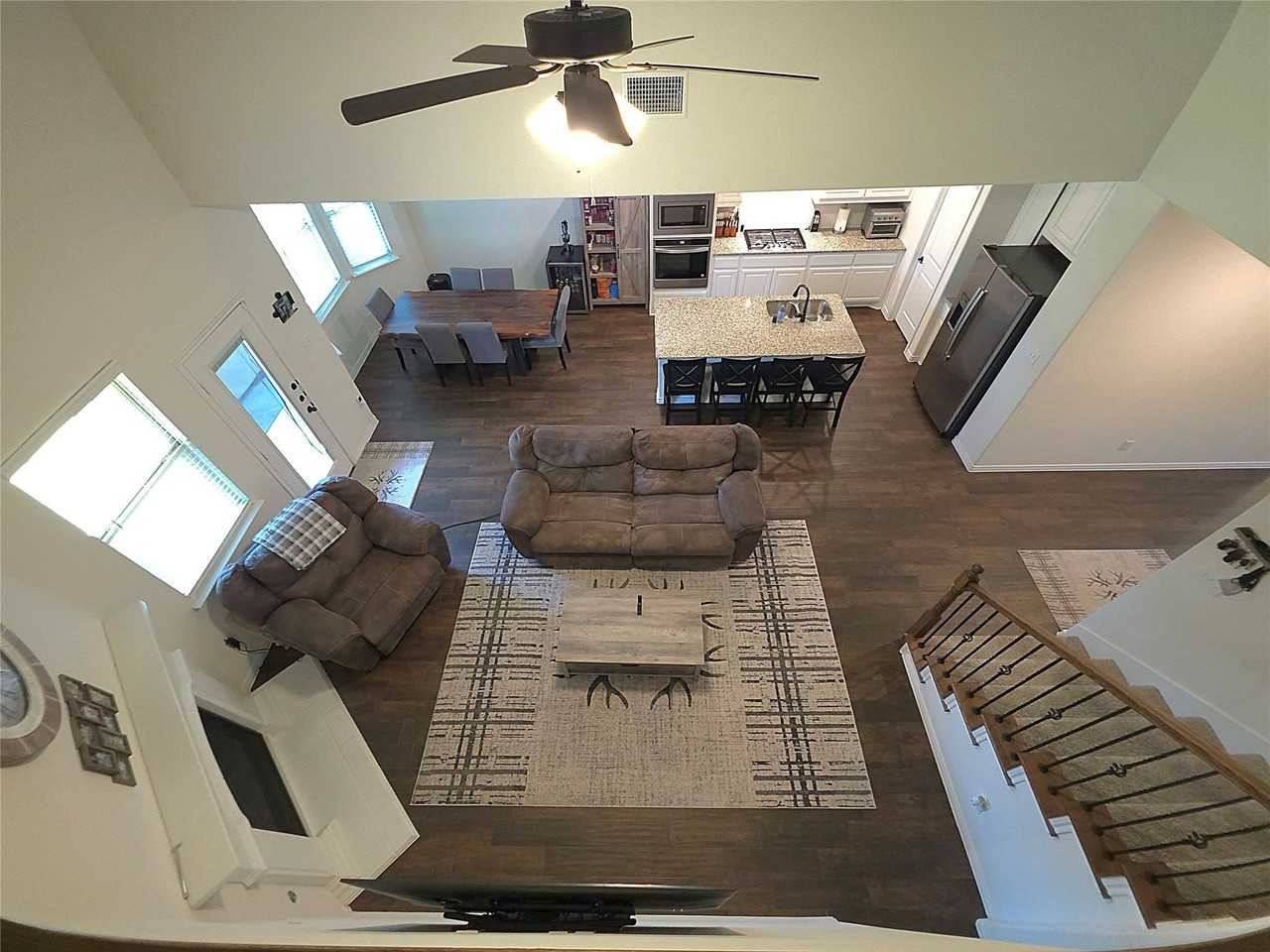1056 Sublime Dr - Photo 4 of 17