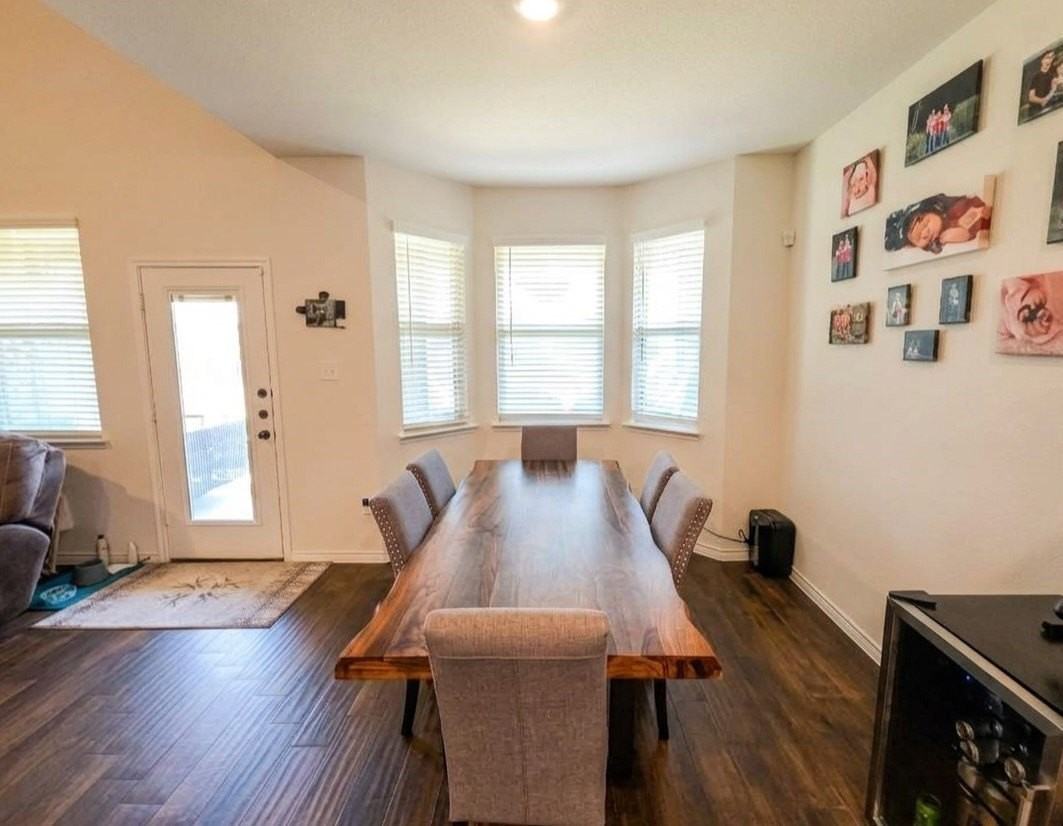 1056 Sublime Dr - Photo 6 of 17