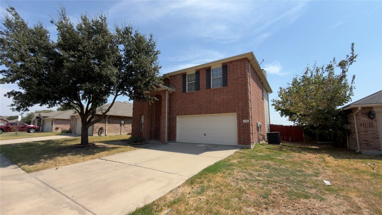 1740 Quail Springs Cir - Photo 3 of 23