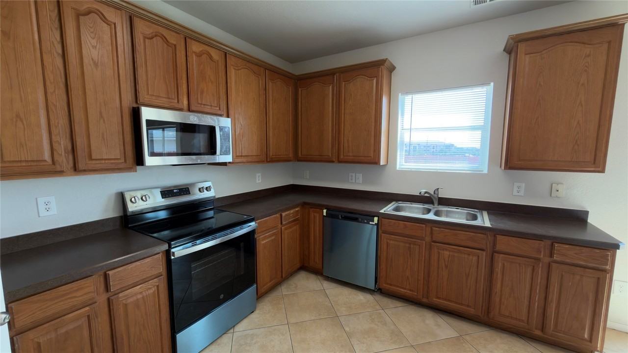 1740 Quail Springs Cir - Photo 5 of 23