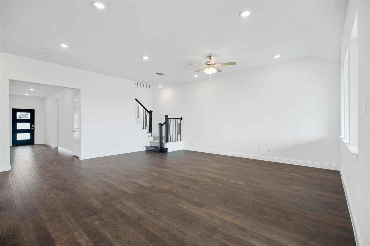 2111 Sandpiper Way - Photo 4 of 16