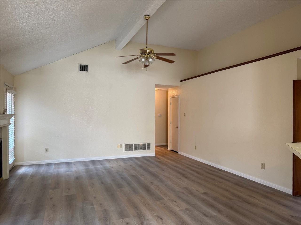6804 Moccasin Dr - Photo 3 of 17