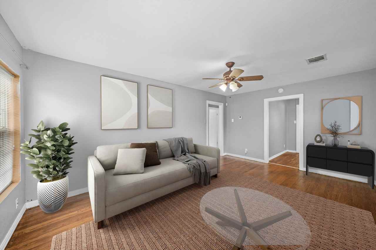 3324 W Clarendon Dr - Photo 2 of 15