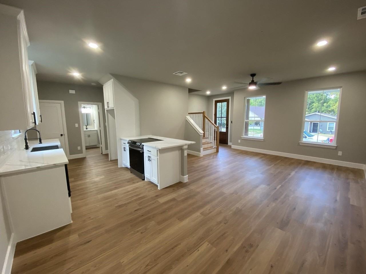 423 W Monterey St - Photo 5 of 18