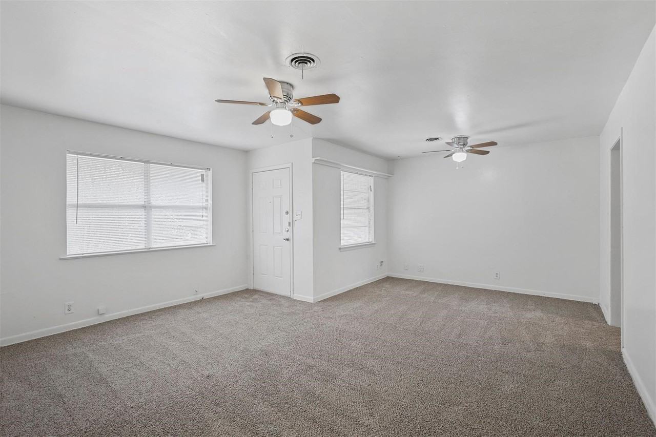 3406 Avon Dr - Photo 4 of 13