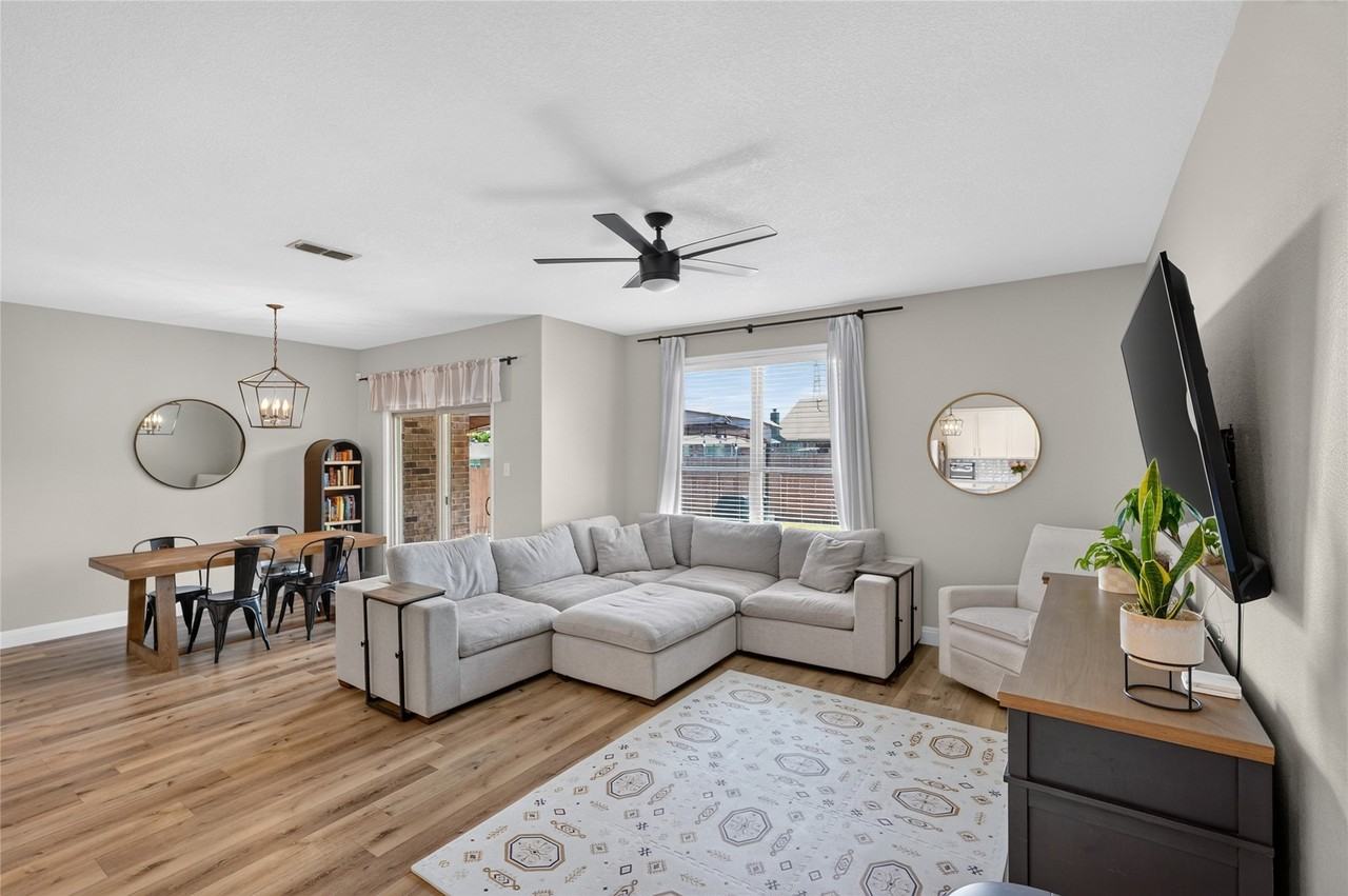 1722 Oak Glen Dr - Photo 4 of 21
