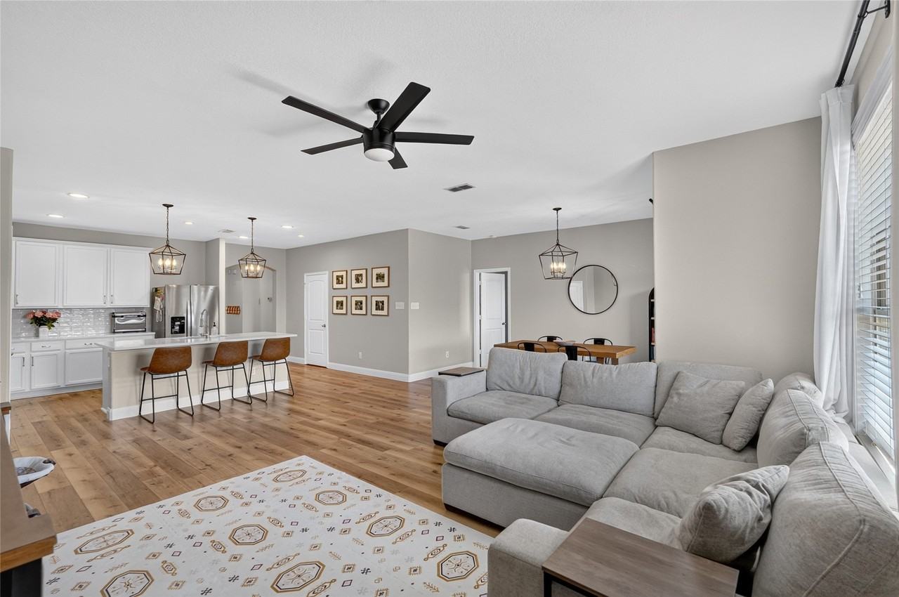1722 Oak Glen Dr - Photo 5 of 21