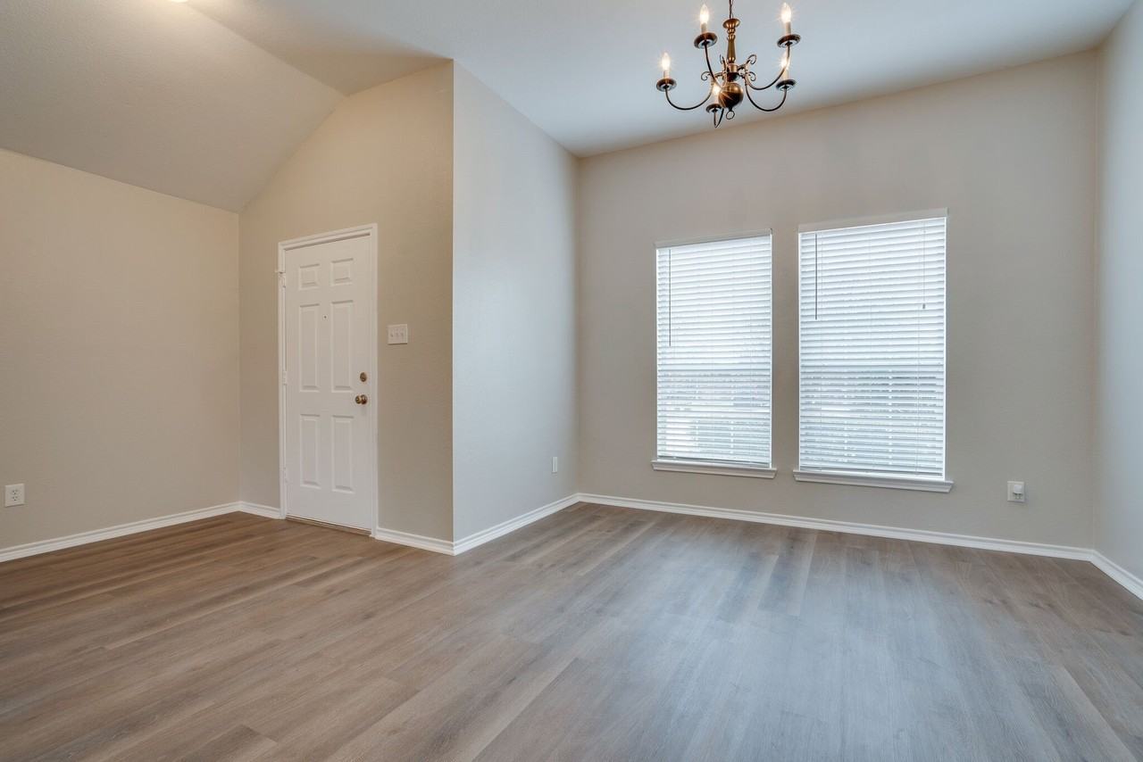 1240 Miller Ln - Photo 7 of 36