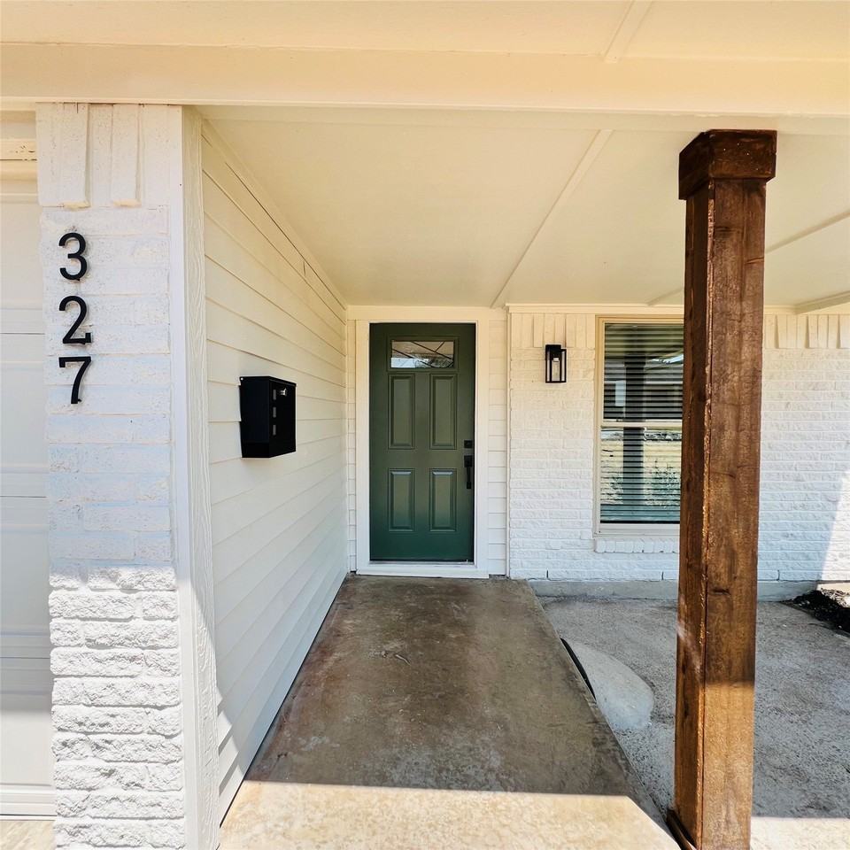 327 E Center St - Photo 4 of 19