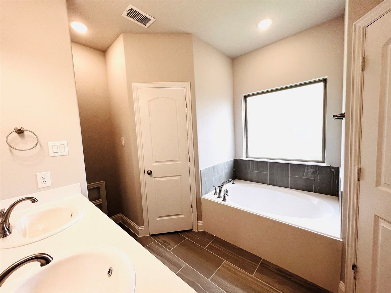 4003 Cottontail Dr - Photo 7 of 20