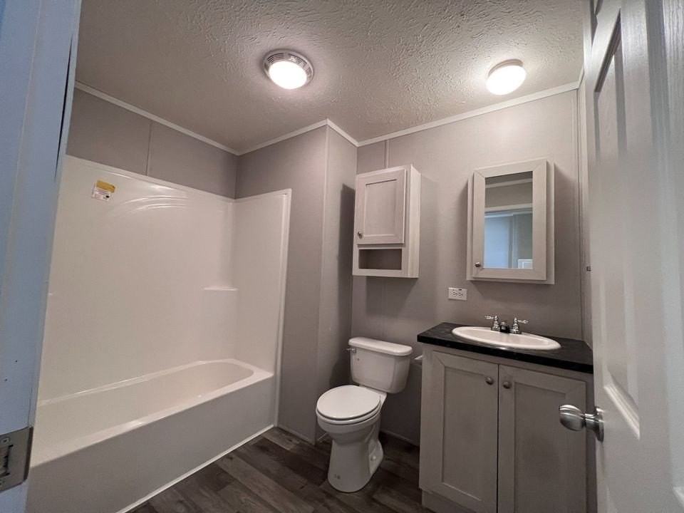 2402 Catalpa St #98 - Photo 3 of 6