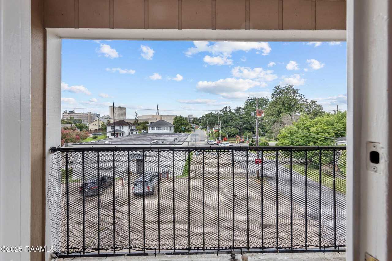 1318 Lee Ave #C6 - Photo 2 of 20
