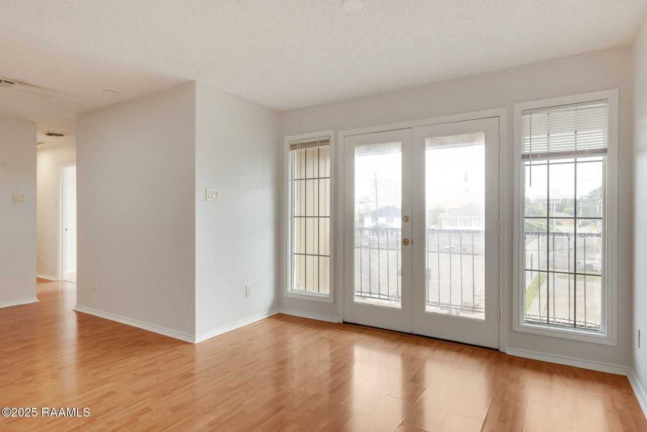 1318 Lee Ave #C6 - Photo 4 of 20