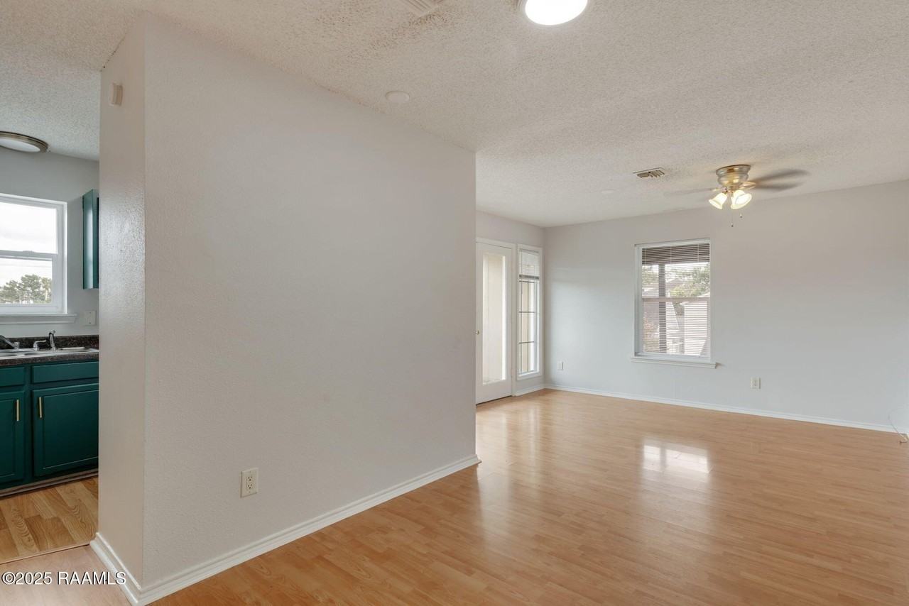1318 Lee Ave #C6 - Photo 5 of 20