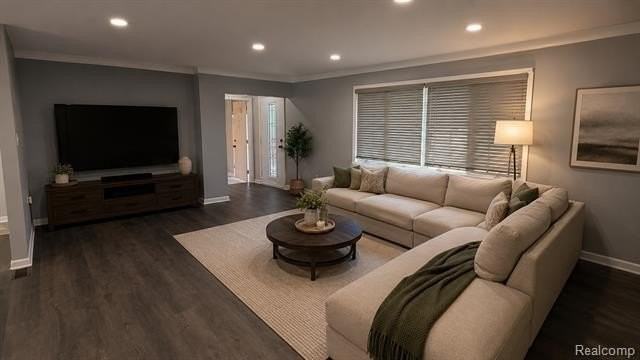 6729 Norton Dr - Photo 2 of 20