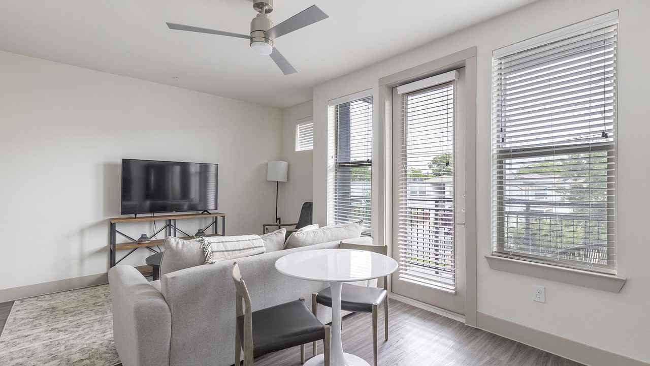 3383 Cedarplaza Ln - Photo 4 of 50