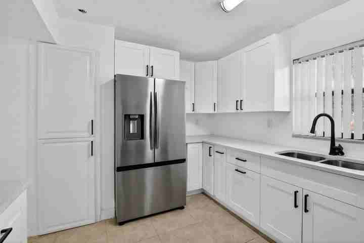 11556 Northwest 1st Street - Photo 5 of 8