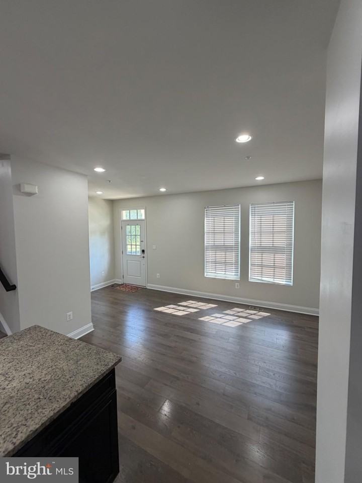 819 Herman Way - Photo 2 of 21