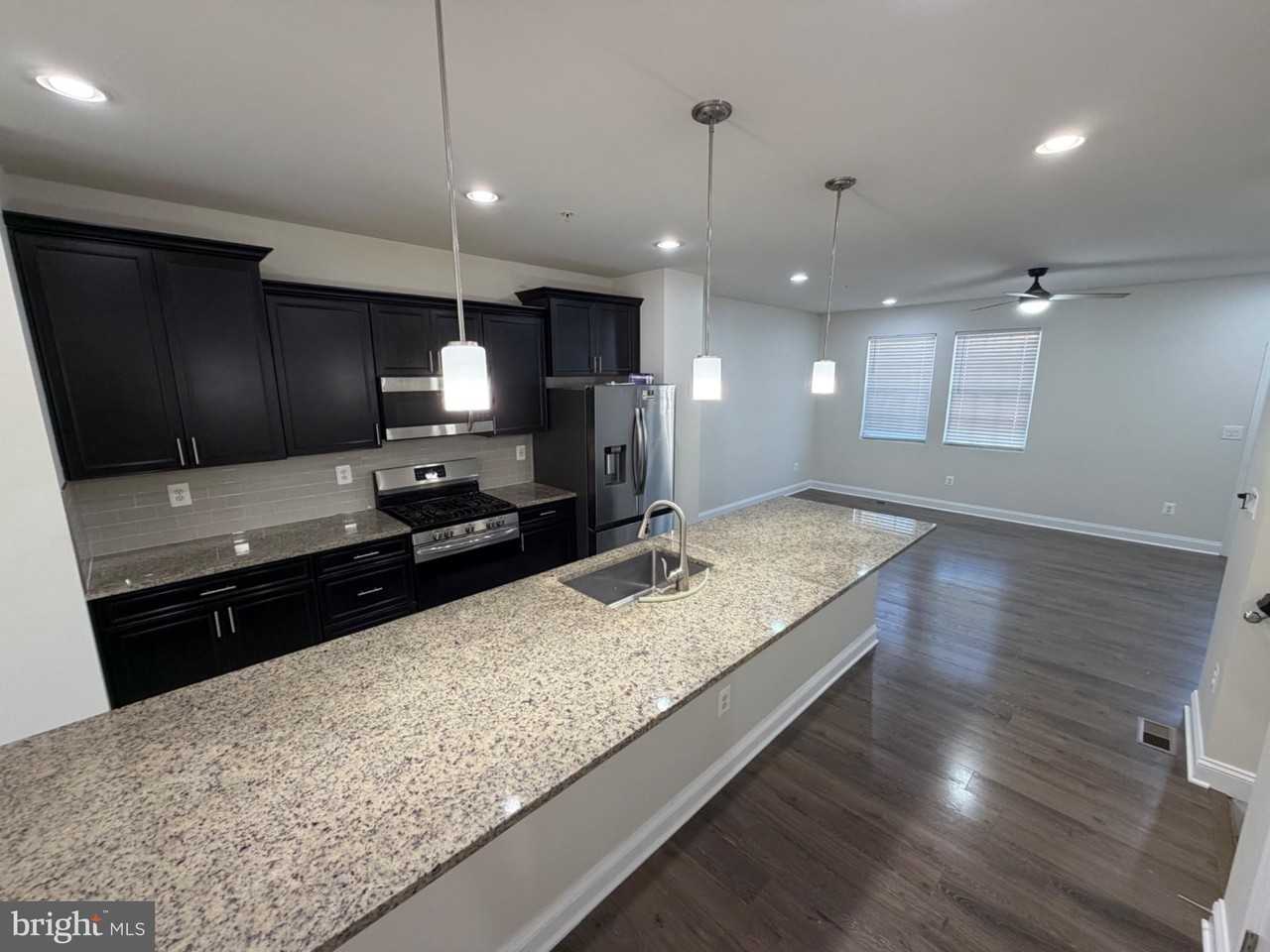 819 Herman Way - Photo 5 of 21