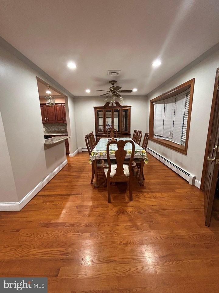 3131 Clive Ave - Photo 5 of 17
