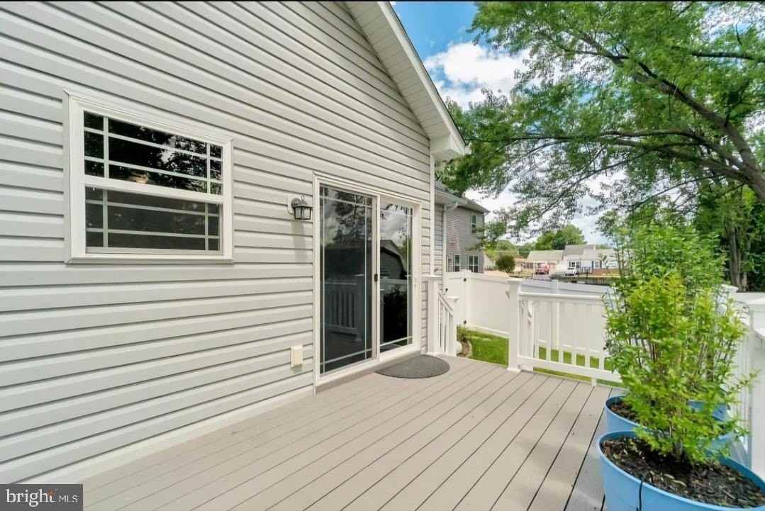 106 Ridgeway St - Photo 3 of 12