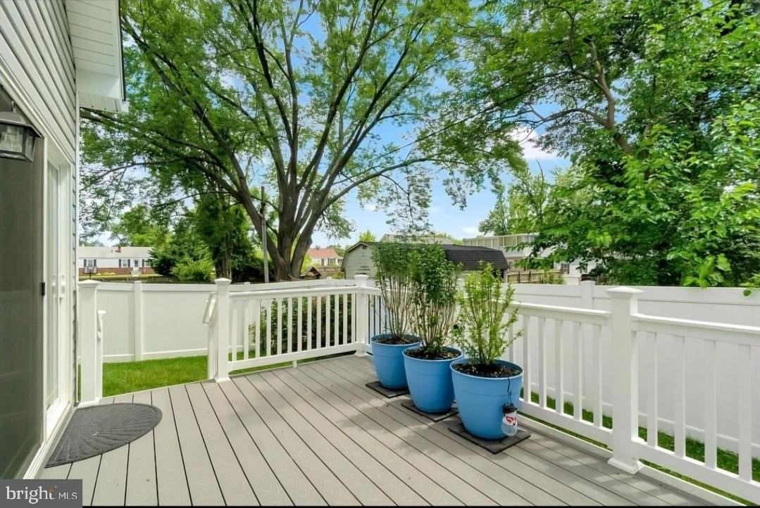 106 Ridgeway St - Photo 4 of 12