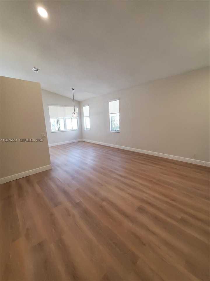858 Briar Ridge Road - Photo 3 of 8