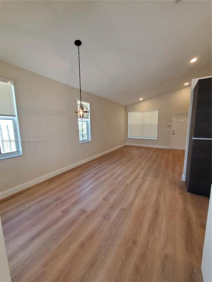 858 Briar Ridge Road - Photo 4 of 8