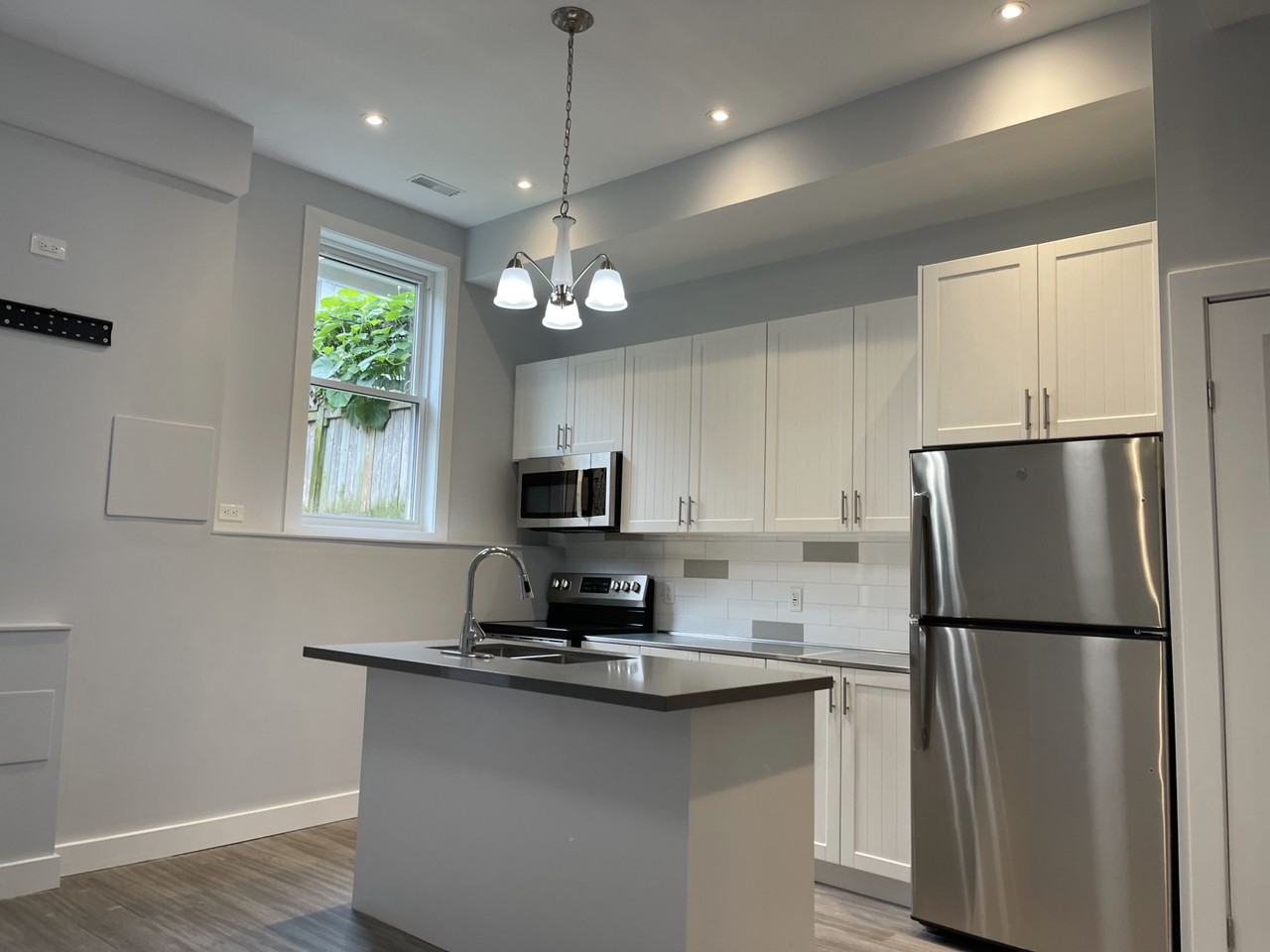 980 Ossington Avenue - Photo 6 of 13