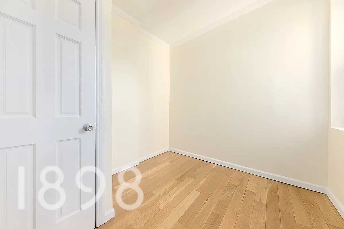 29-08 31st Avenue #E14 - Photo 2 of 7