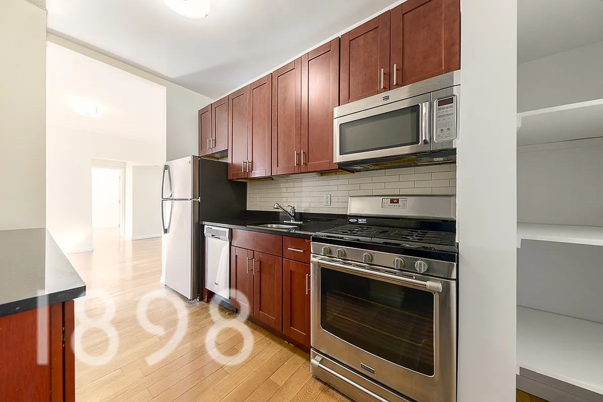 29-08 31st Avenue #E14 - Photo 5 of 7