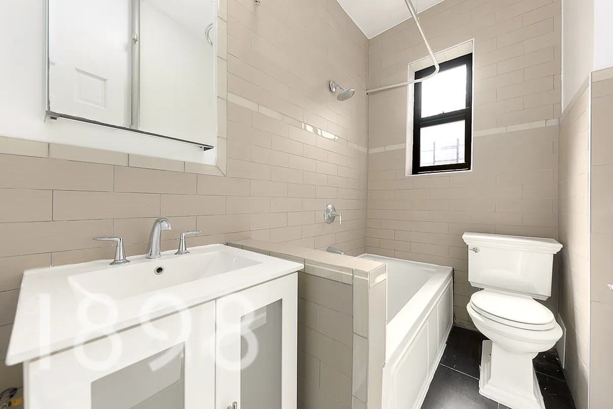 29-08 31st Avenue #E14 - Photo 6 of 7