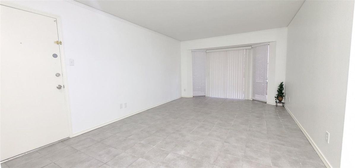 800 Post Oak Blvd ##10 - Photo 2 of 5