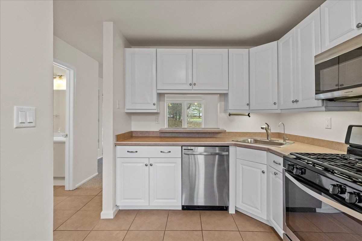 23 Sycamore Ct - Photo 4 of 15