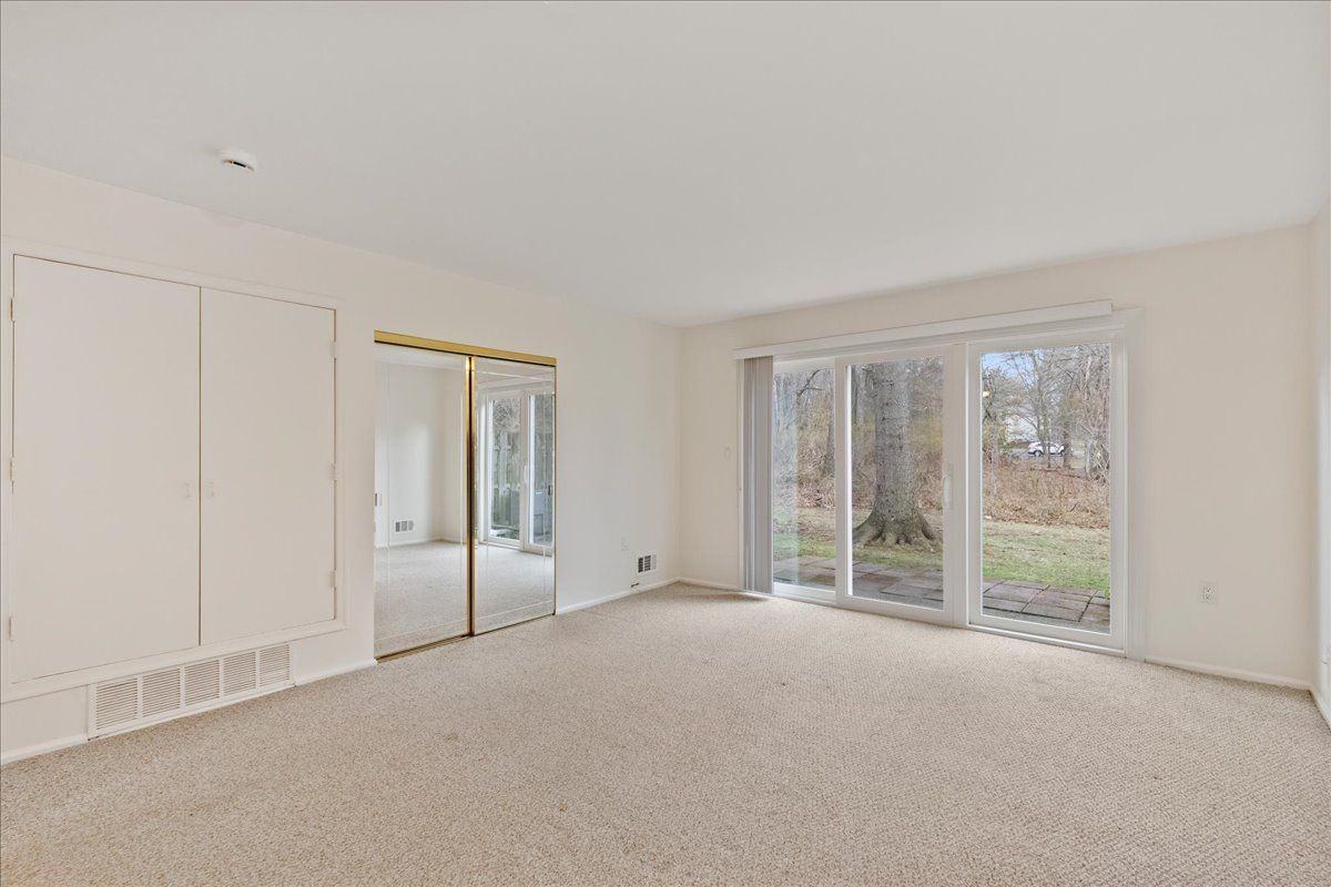 23 Sycamore Ct - Photo 7 of 15