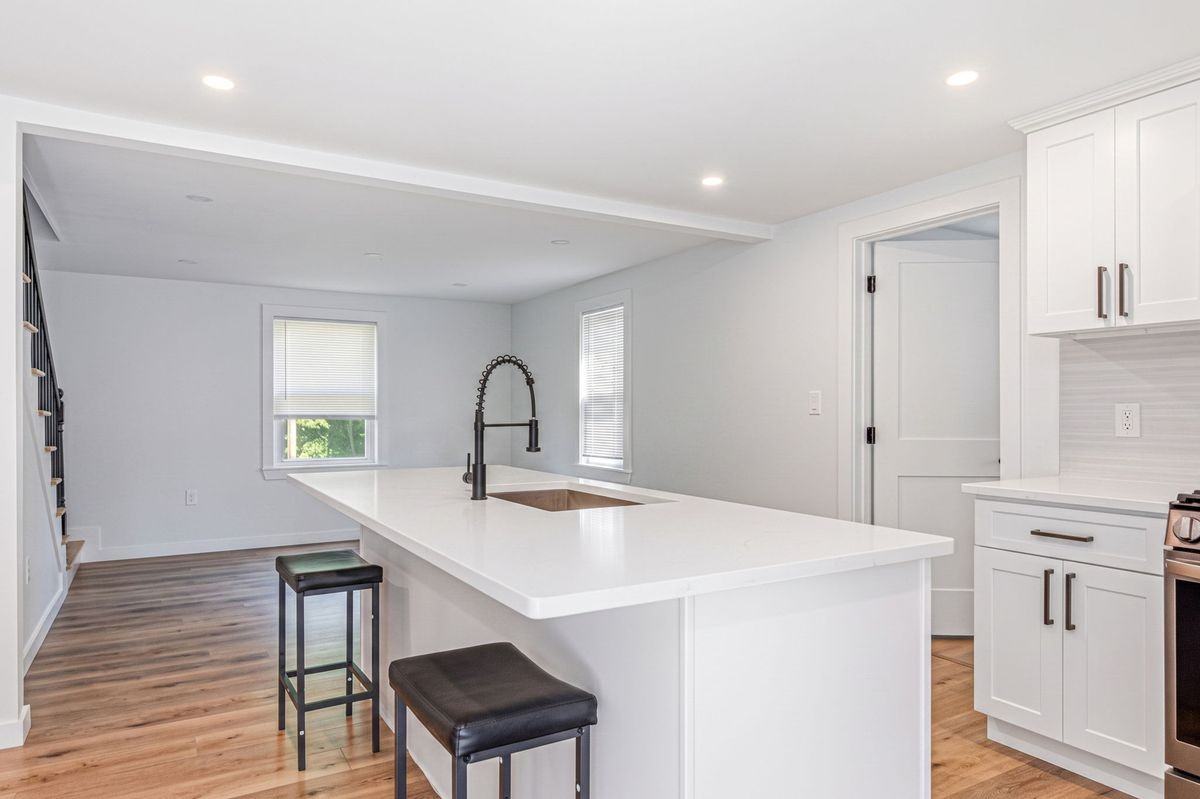 87 Stetson St - Photo 7 of 17