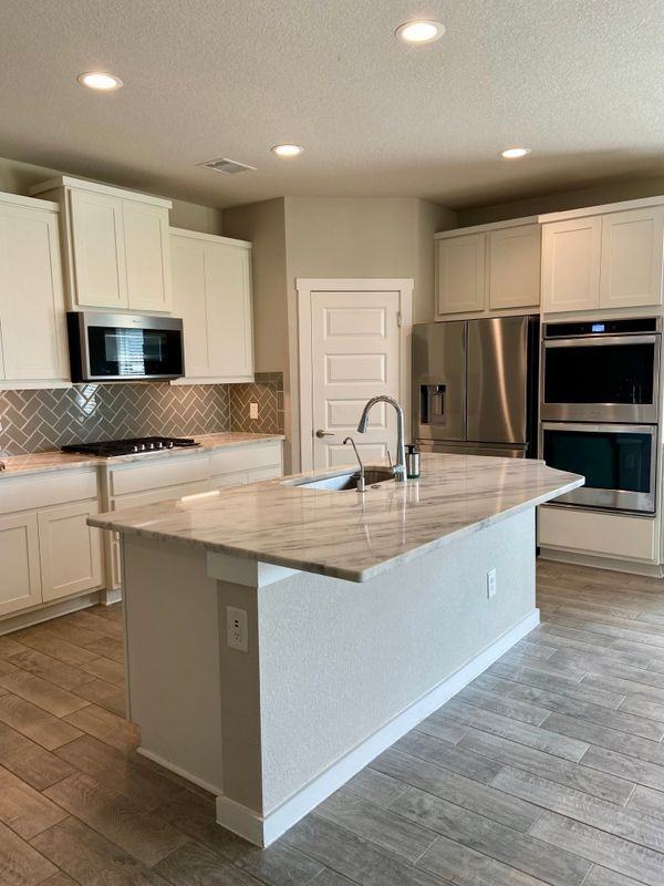 28503 Hannahs Harbor Ln - Photo 3 of 5