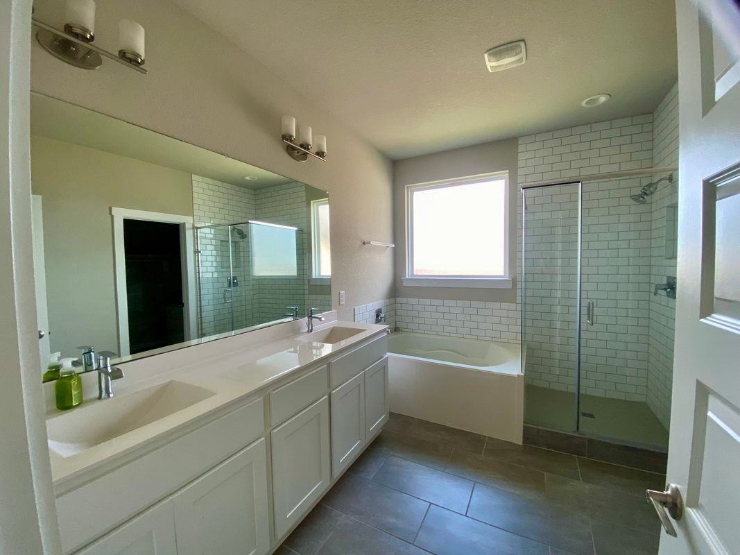 28503 Hannahs Harbor Ln - Photo 4 of 5