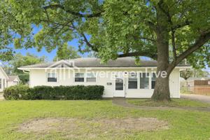 featured image of 3216 Lowry Rd