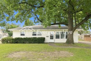 3216 Lowry Rd - Photo 1 of 1