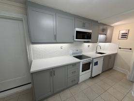 Yonge St & Major Mackenzie Dr E #5 - Photo 1 of 1
