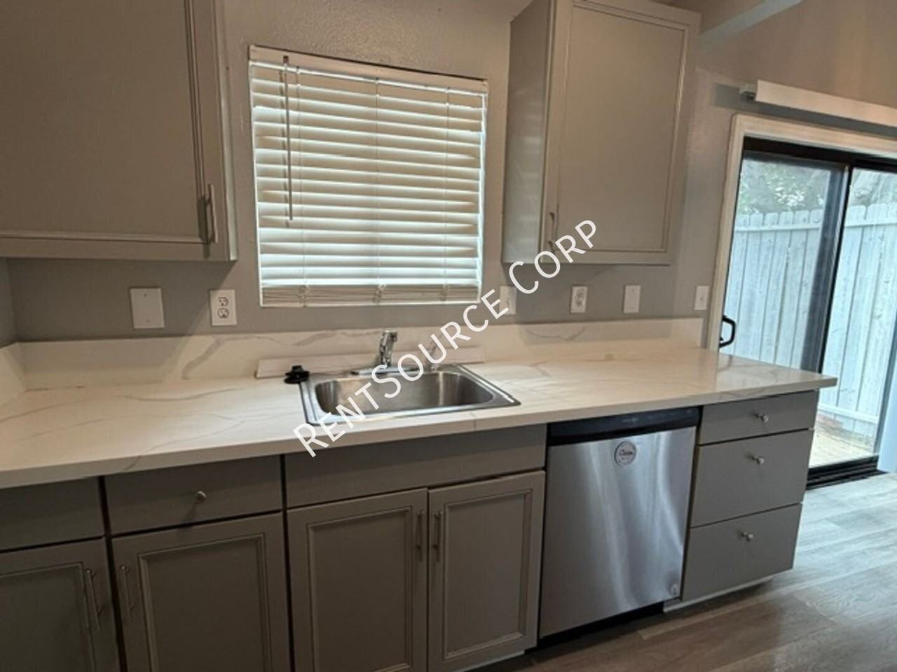 43711 8th St E #4 - Photo 7 of 21
